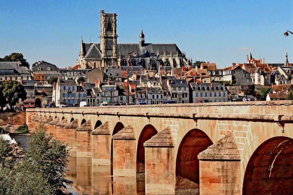 Nevers, Appartement De Standing Proche De La Gare 외부 사진